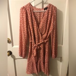 Francesca’s peach flowered dress size large